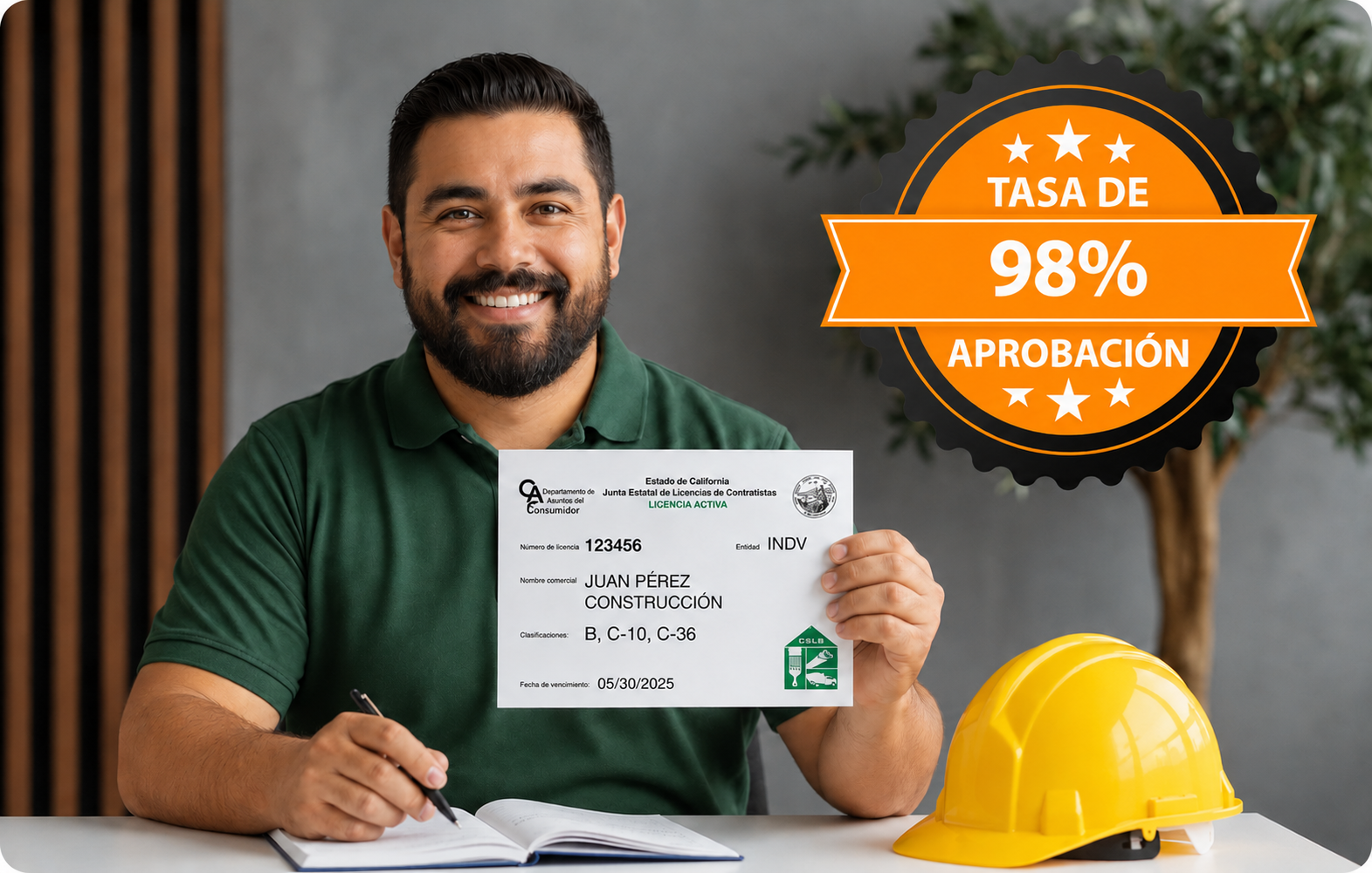 Contratista mostrando una licencia activa junto a un sello de tasa de aprobación del 98%.